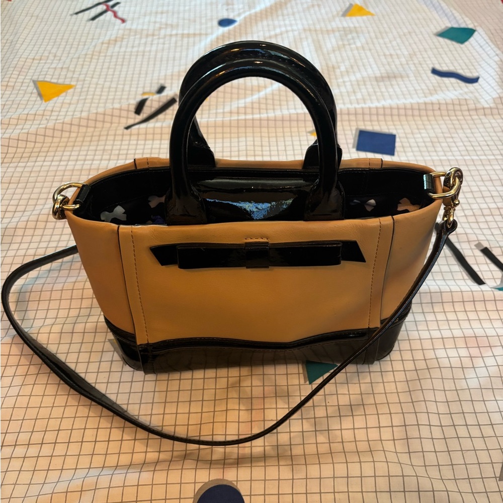 Elegant Kate Spade Tan and Black Handbag